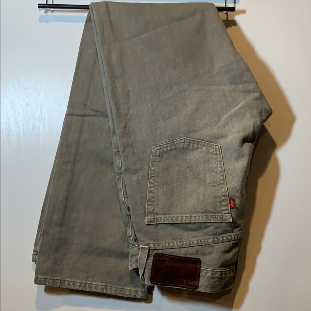 Levi’s 514 Slim Straight Beige Jeans 31x32